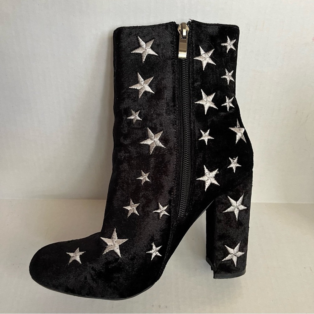 Wild Diva Black Star-Embellished Ankle Boots 7 - Picture 5 of 11